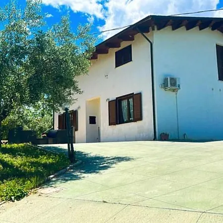 Feudo Apartman Tollo